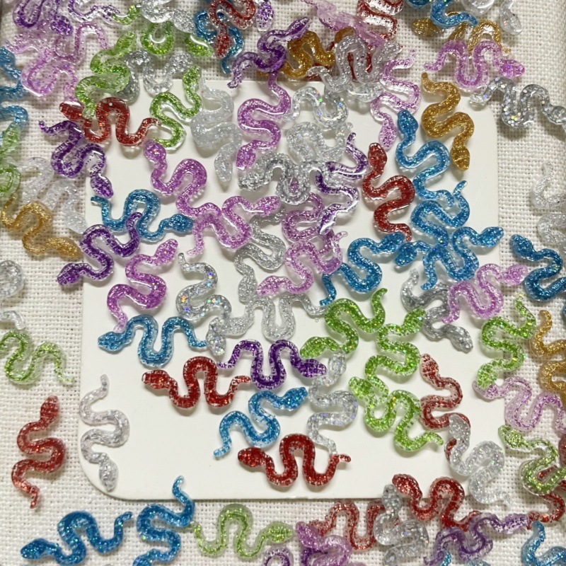 Mini-breloques en résine serpe - Embellishment Glue Craft avis et prix